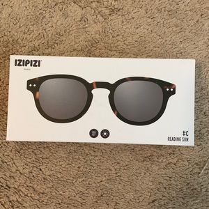 Brand new Izipizi reading sunglasses. Rx +2.5